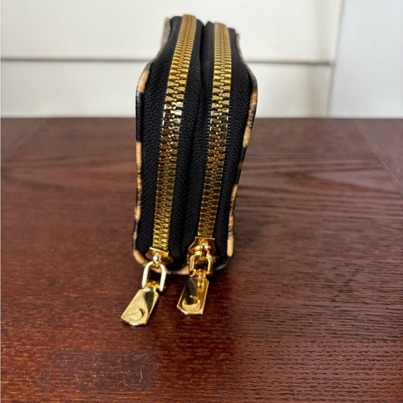 Leopard Print Zip Wallet - Picture 2 of 5